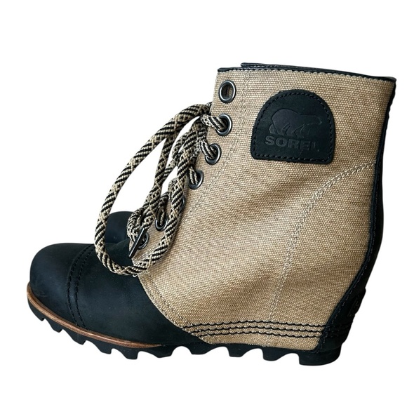 Sorel Joan of Arc Black Leather and Burlap like Canvas Wedge Boots size 6.5 - Picture 2 of 8